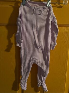 6 MONTHS BABY GIRL PURPLE RIBBED FOOTIE FOOTED ONESIE ZIPPY ZIP MEMBERS MARK